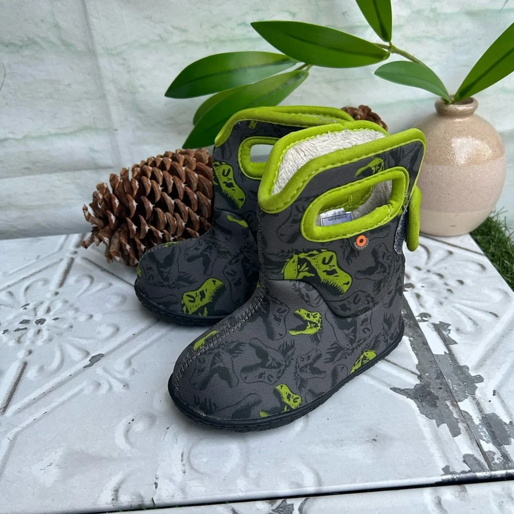 BOGS Waterproof insulated waterproof Dinosaur boots 5 NWT